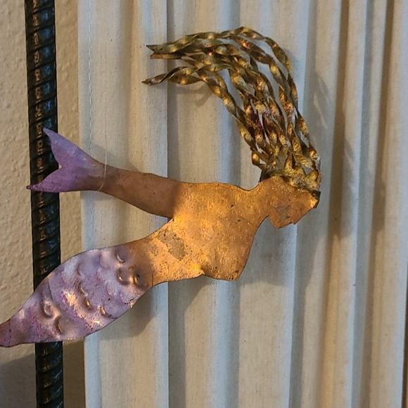 MERMAID METAL WINDOW HANGING.SPARKLES - Picture 8 of 16